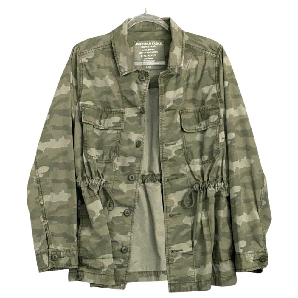 American Eagle Outfitters Women's Camouflage Jacket Large